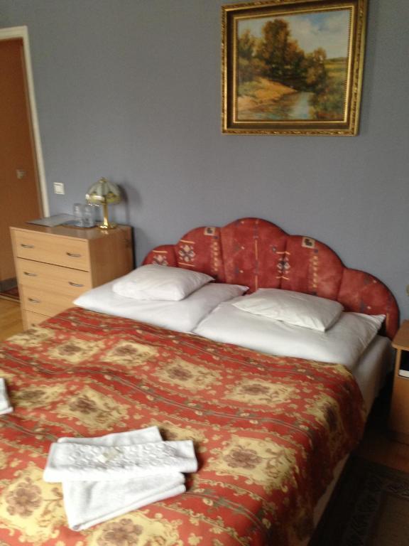 Hotel Arany Trofea エゲル エクステリア 写真