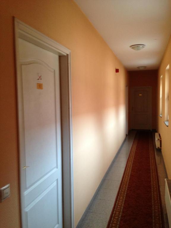 Hotel Arany Trofea エゲル エクステリア 写真
