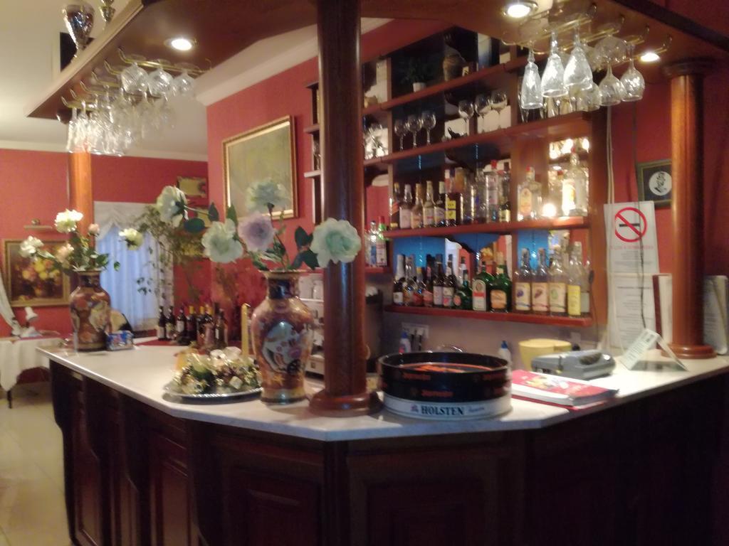 Hotel Arany Trofea エゲル エクステリア 写真