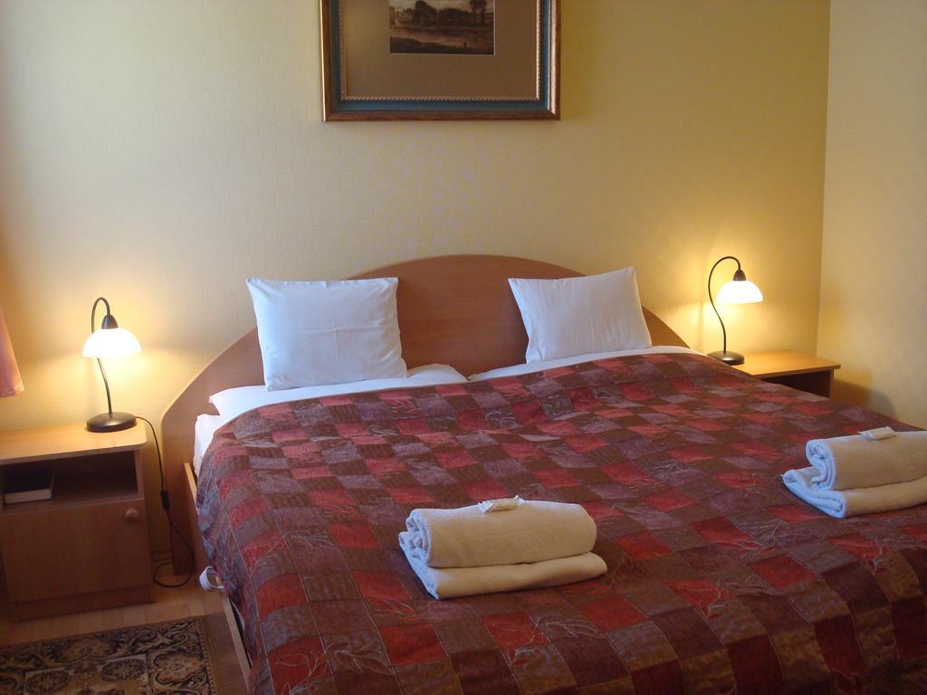 Hotel Arany Trofea エゲル エクステリア 写真