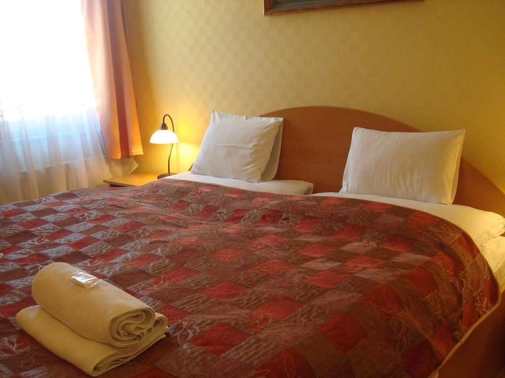 Hotel Arany Trofea エゲル エクステリア 写真