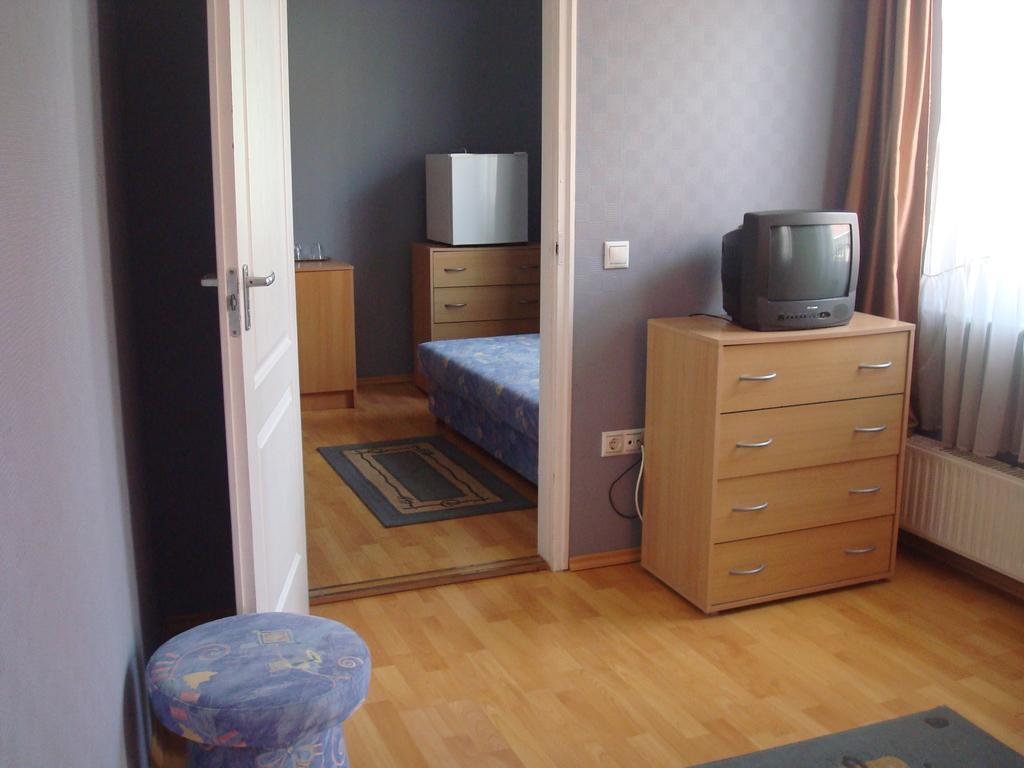 Hotel Arany Trofea エゲル エクステリア 写真